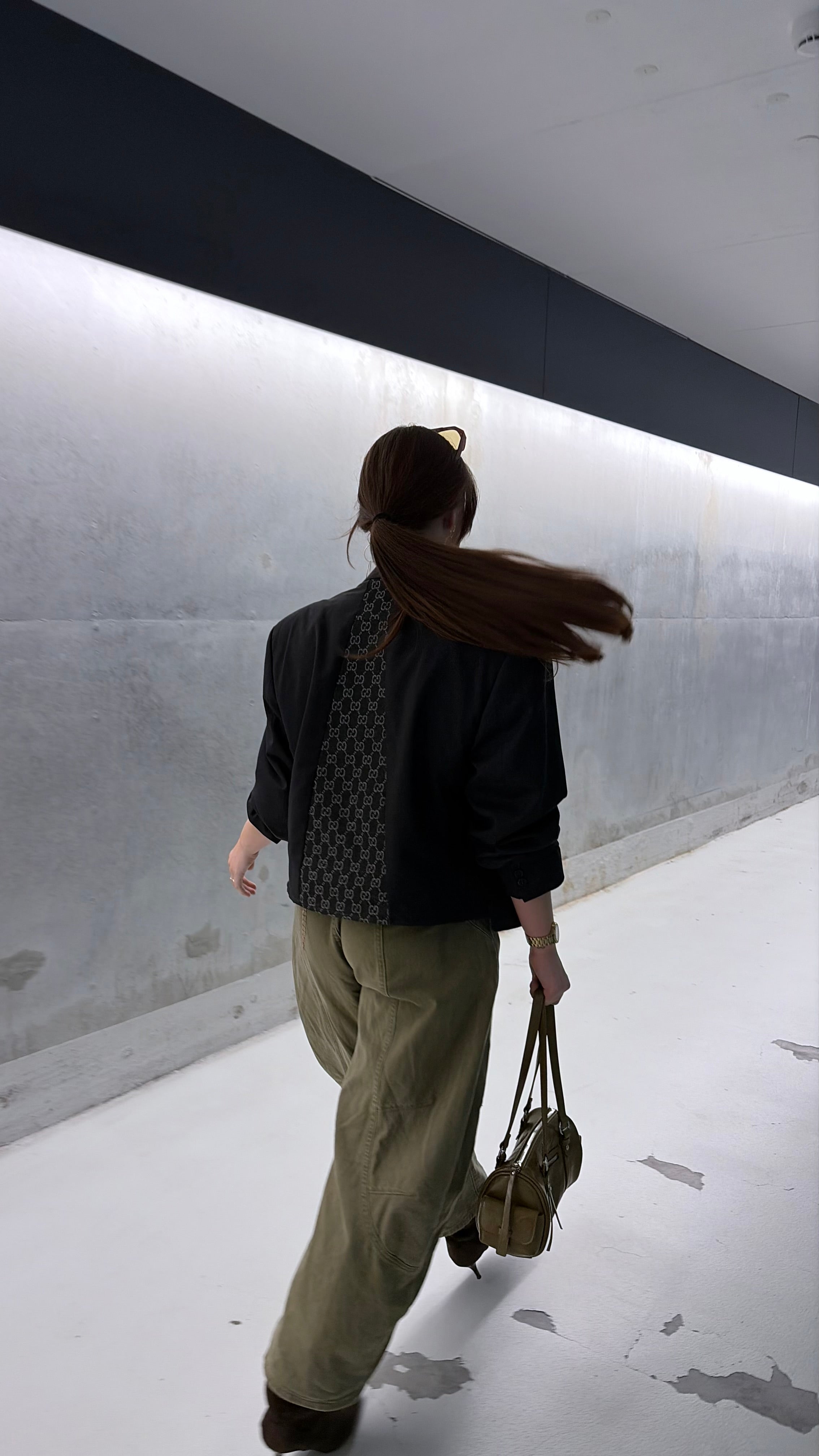 Cropped vintage blazer zwart met Gucci backprint | Restyled No.2