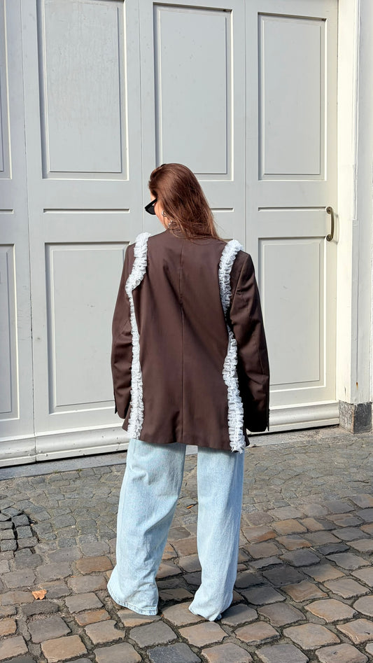 Blazer vintage bruin met ruffles wit | Restyled