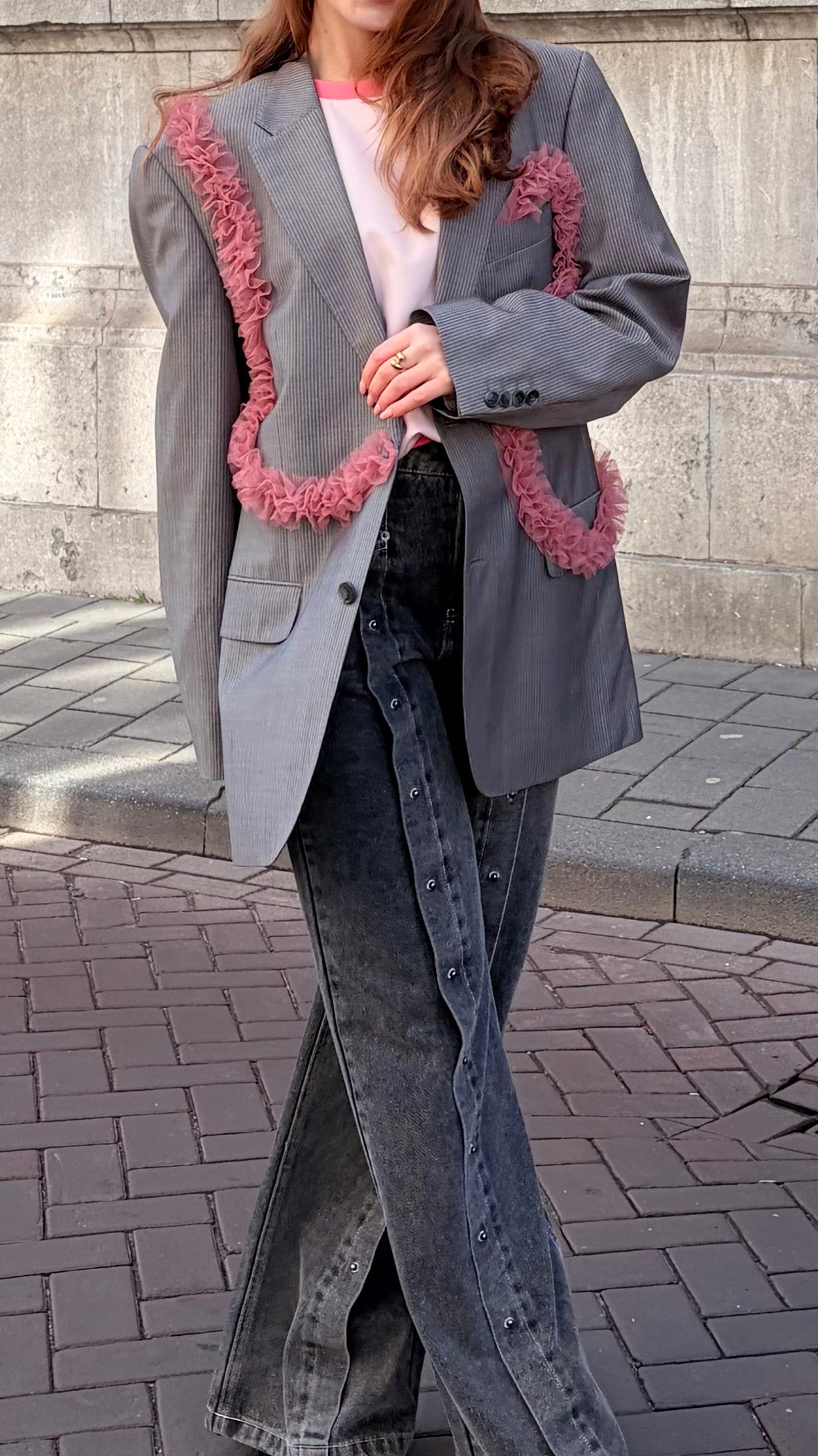 Blazer vintage grijs met ruffle roze | Restyled