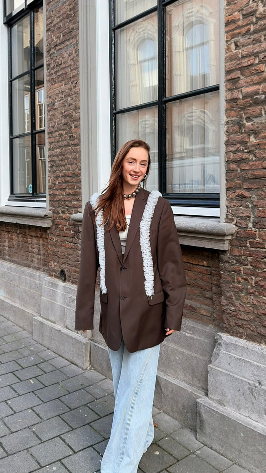 Blazer vintage bruin met ruffles wit | Restyled
